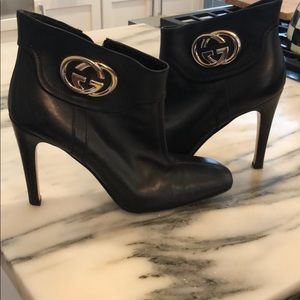 Size 40 Gucci Booties